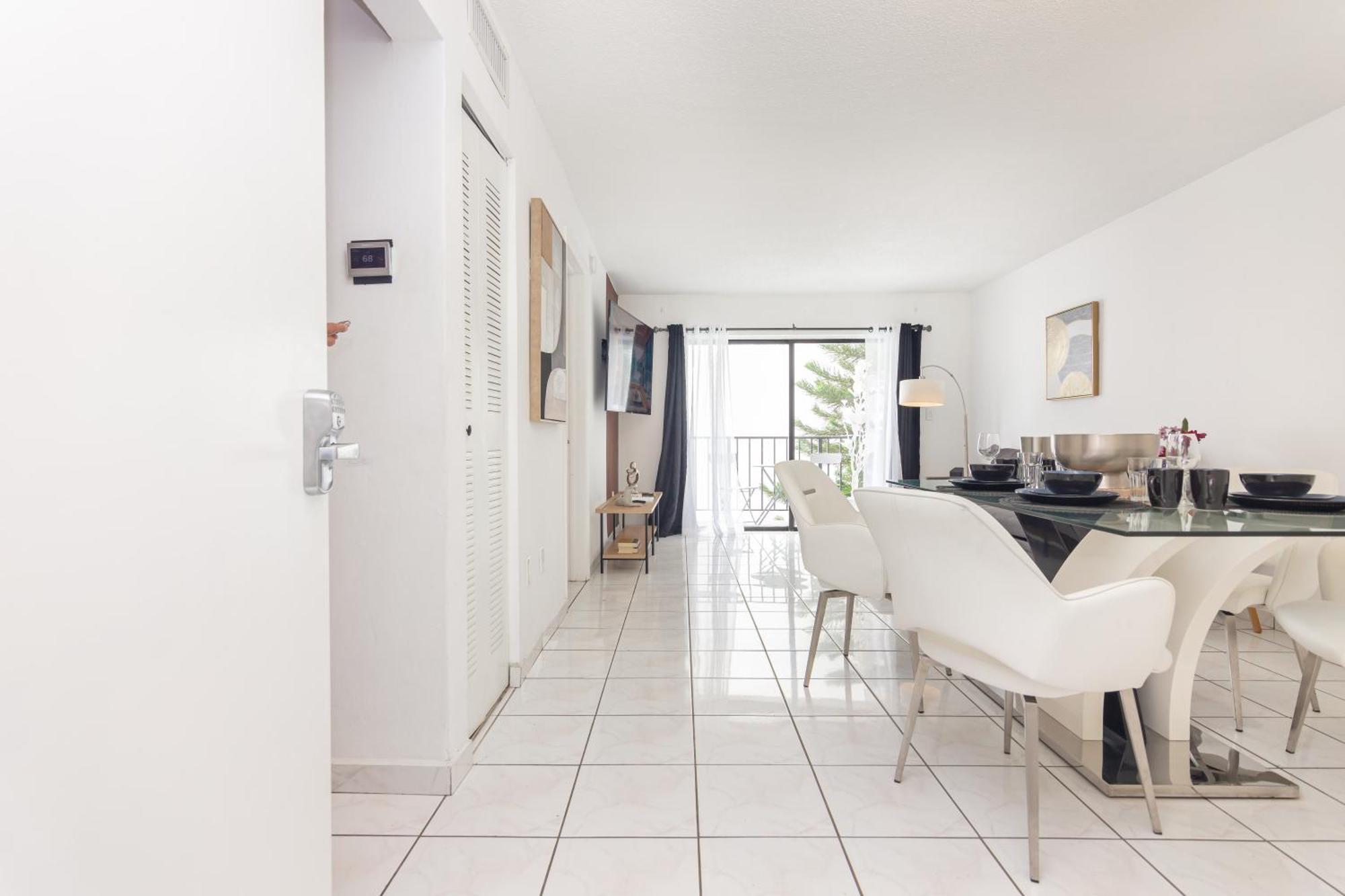 One Bedroom Apartment - With Parking & Balcony - Heart Of Wynwood Miami Dış mekan fotoğraf