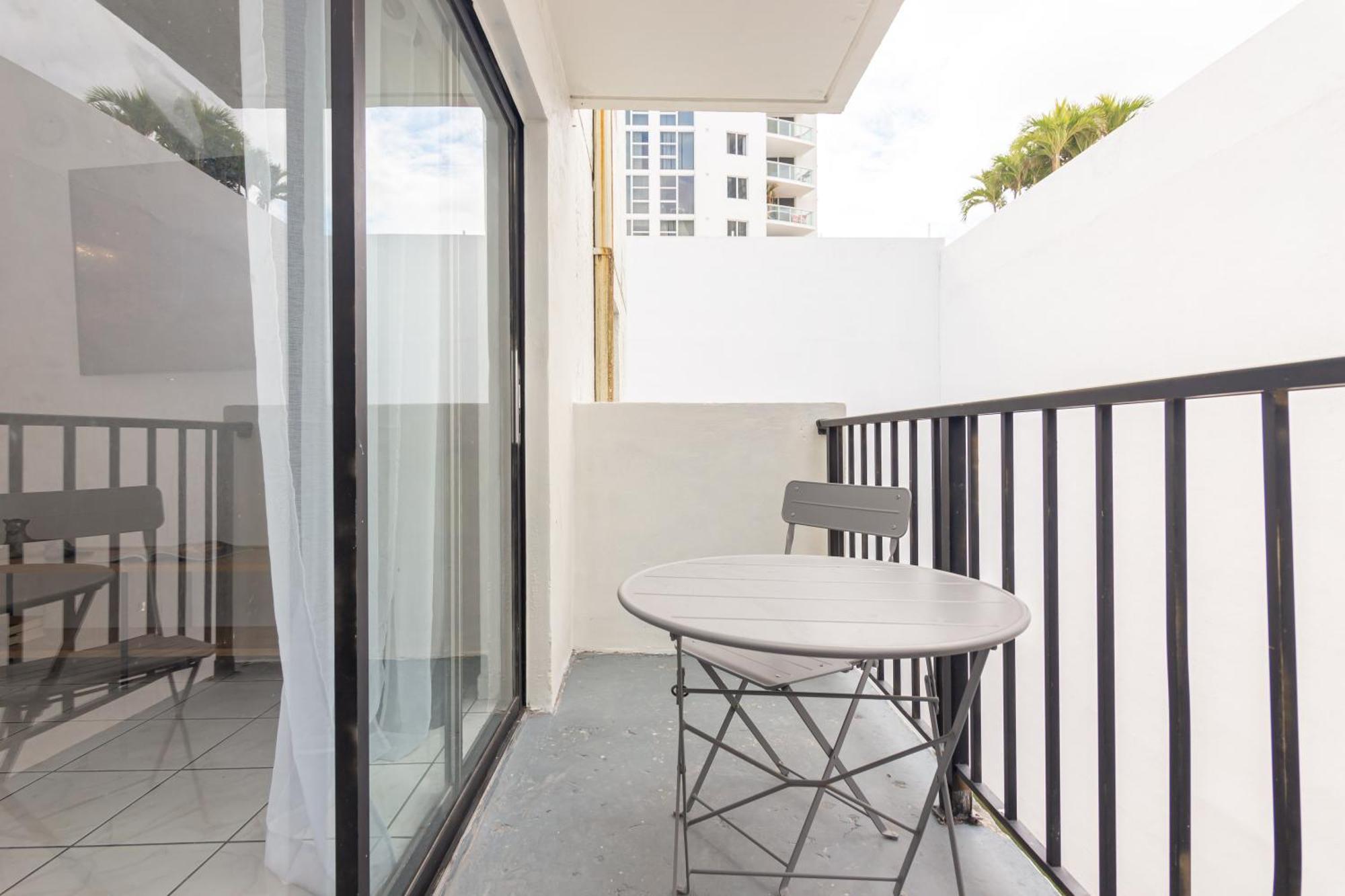 One Bedroom Apartment - With Parking & Balcony - Heart Of Wynwood Miami Dış mekan fotoğraf